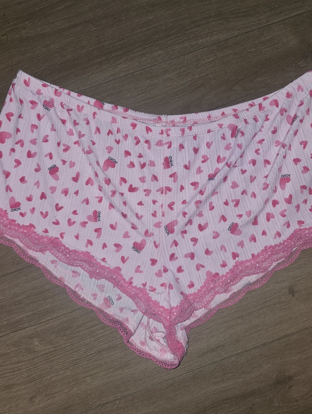 Secret treasures Women's large new no tags heart print pink lace trim pj shorts